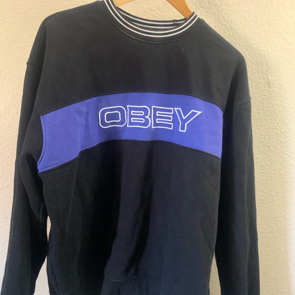 Obey sweater